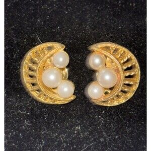 Vintage Earrings Three Faux Pearls on A Gold Tone Semicircle Half Moon Clip back